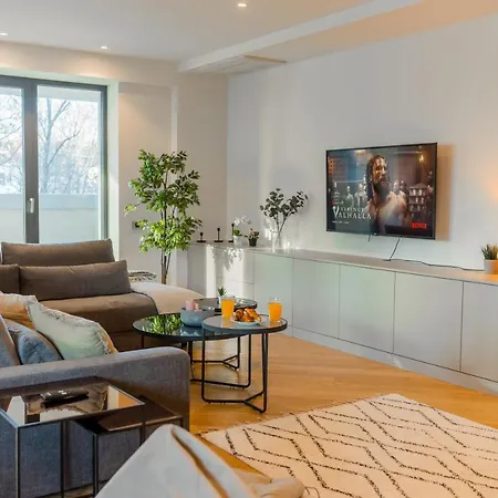 Designer In Aviatiei Tower Apartman Bukarest