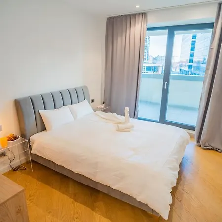 Designer In Aviatiei Tower Apartman Bukarest