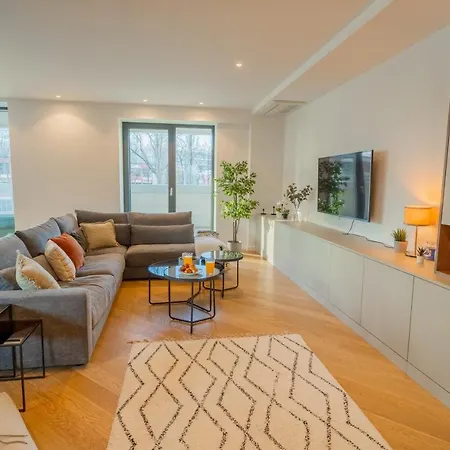 Designer In Aviatiei Tower