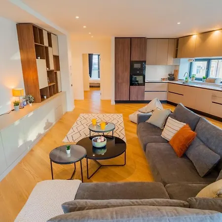 Designer In Aviatiei Tower Apartmán