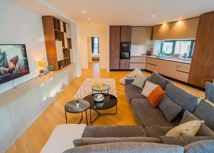 Designer In Aviatiei Tower Apartment