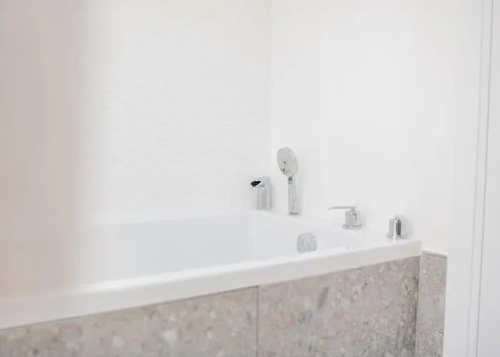 Designer In Aviatiei Tower Bucharest