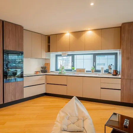 Designer In Aviatiei Tower